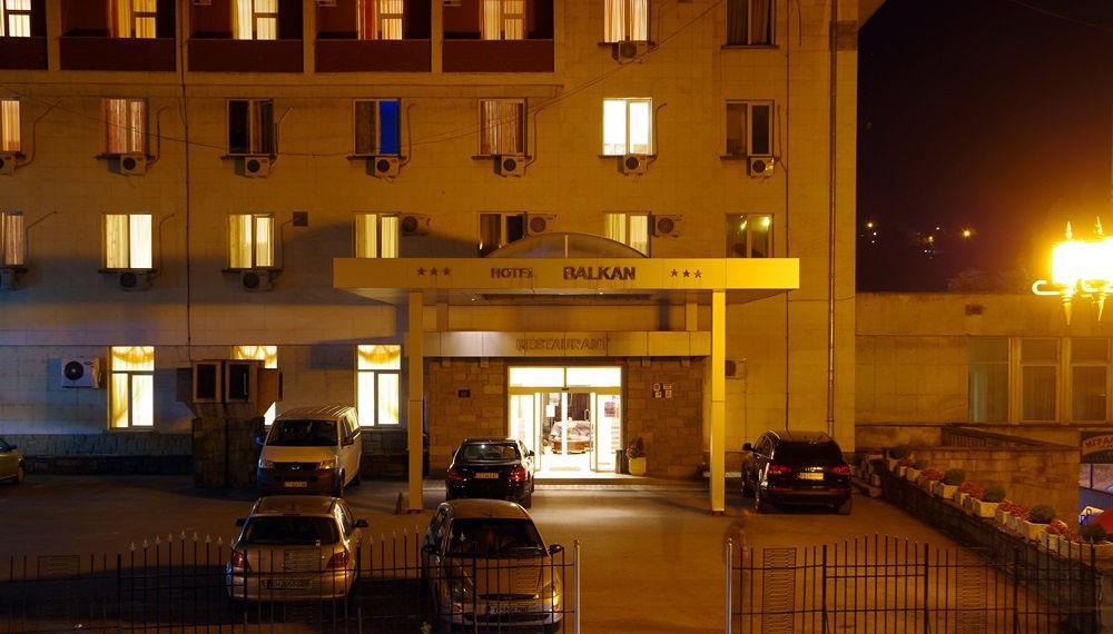 Hotel Balkan Gabrovo Kültér fotó