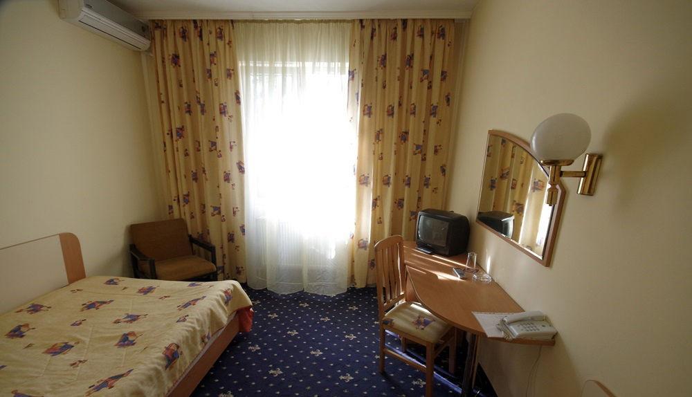 Hotel Balkan Gabrovo Kültér fotó